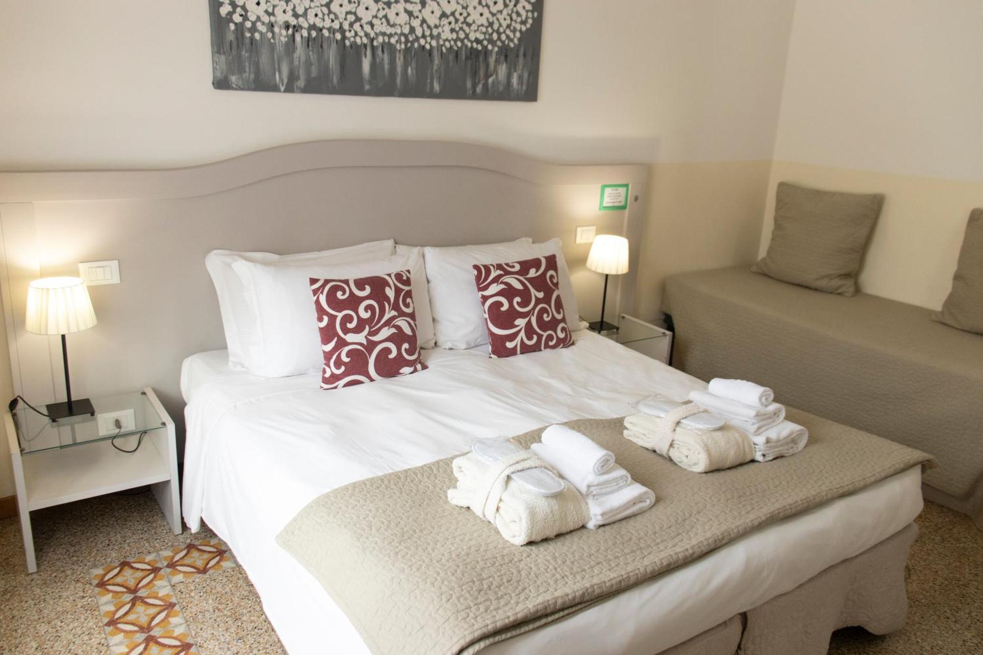 Biancorèroma Bed & Breakfast 2*